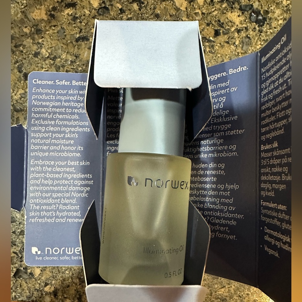 Norwex Illuminating Oil with Nordic Antioxidants - Picture 4 of 4